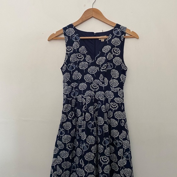 Maison Jules Navy Blue Umbrella Patterned V-Neck Mini Dress - Picture 3 of 6